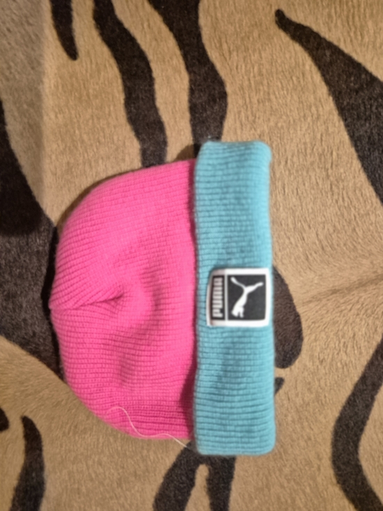 Puma Accessories - Vintage Puma Ladies  Hot Pink Beanie with Teal Cuff